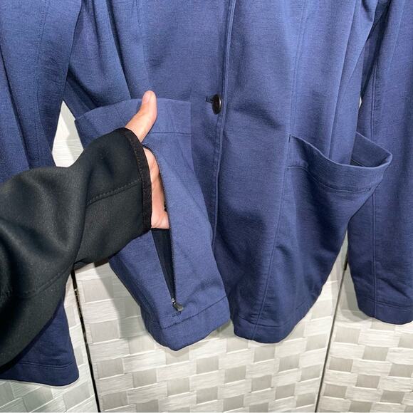 QOR Women’s Travel Blazer Size Large Odor Control Navy Blue Business Casual - Picture 6 of 10